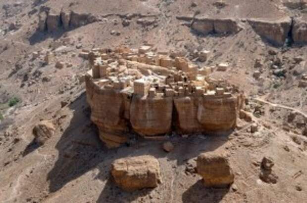 You Won’t Believe How People in Yemen Build Villages