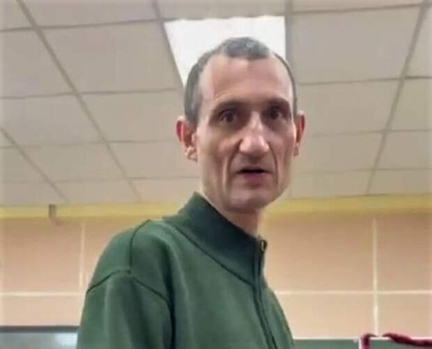 Напал на учителя — до свидания!