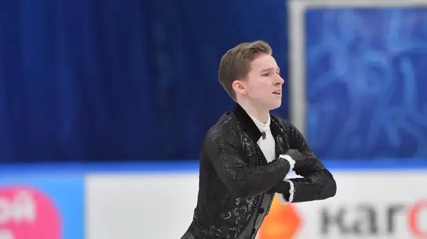 Мозалёв с двумя падениями исполнил произвольную программу на Играх-2022