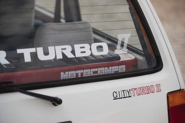 Honda City Turbo II со скутером Motocompo – Японский ответ вызовам большого города