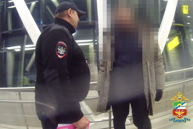 В Новокузнецке пьяный мужчина устроил дебош в аэропорту перед вылетом
