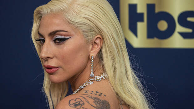 «Отчаянно рыдаю»: Леди Гага прокомментировала слухи о своей беременности