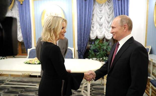 Чемпионка США по боксу и фитнес-звезда NBC Кара Кастронуова: Наконец-то! Множество людей ждали, чтобы услышать точку зрения Путина на эту историю. Мы уже неоднократно слышали мнение Зе*.-5