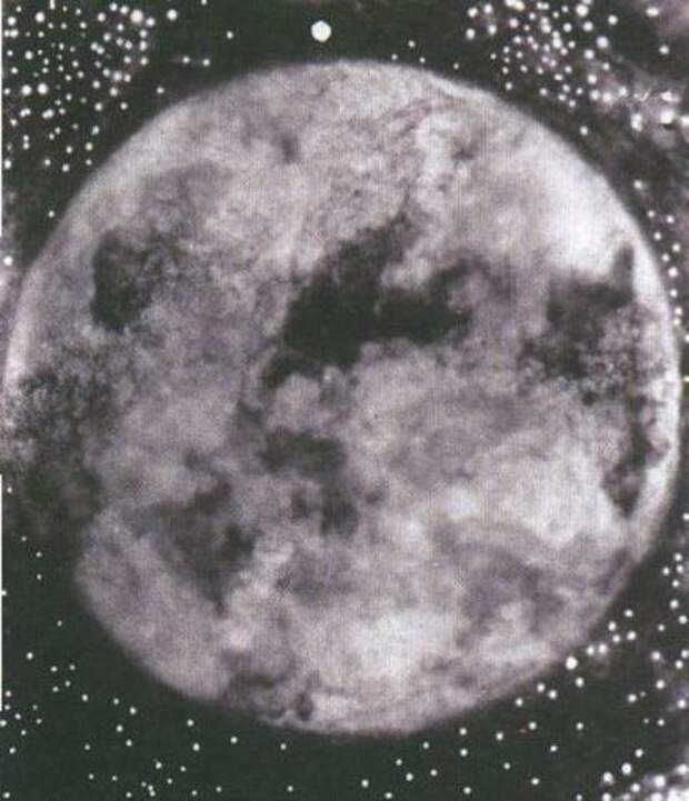 Обратная сторона луны песни. 1959 Снимки Обратная сторона Луны. 1959 Год снимок Луны. Обратная сторона Луны спутника земли. Снимок обратной стороны Луны.