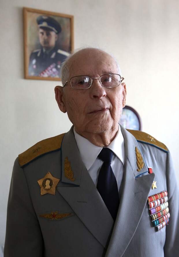 Николай Жуган - Герой Советского Союза, генерал-майор в отставке.