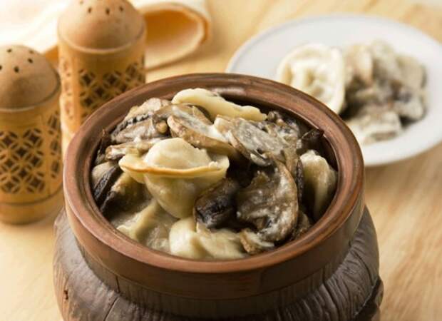 Пельмени в горшочках: 4 рецепта
