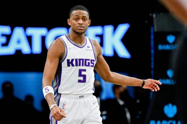 Investors In De'Aaron Fox's NFT Claim He Scammed Them For $1.6M