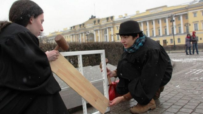 Заколачивание "окна в Европу"