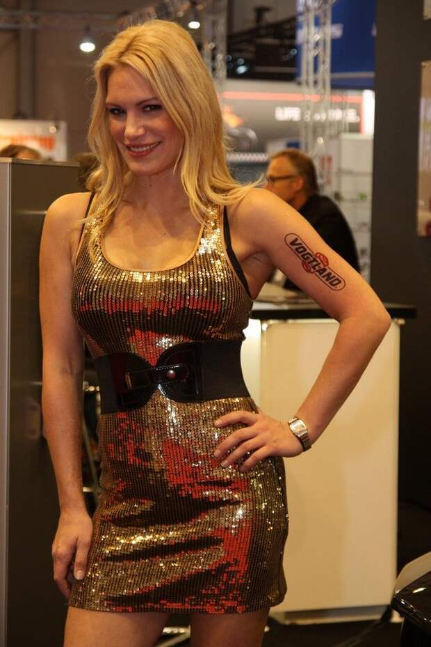 Девушки с автосалона Essen Motor Show (72 фото)