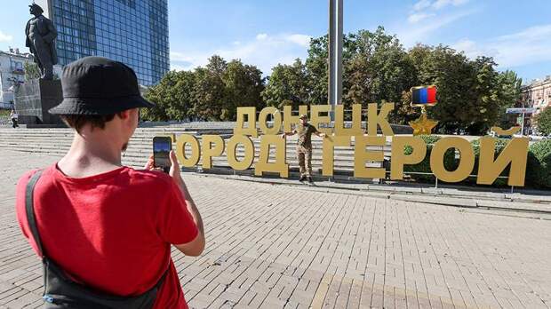 Путин указал на провал попыток Киева заставить людей в Донбассе отречься от корней