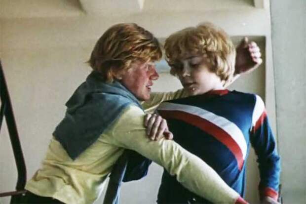 гусев и сыроежкин встреча в подъезде