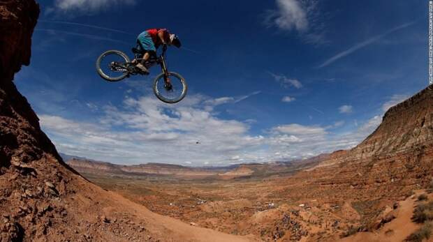 Самое опасное соревнование по фрирайду Red Bull Rampage 2015