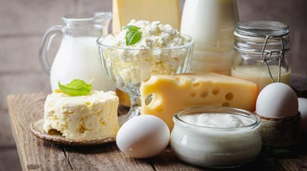 Почему не стоит покупать обезжиренную молочку и чем она вредна