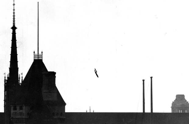 The V-1 “buzz bomb” plunging toward central London, 1945