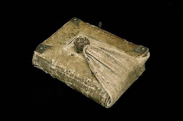 2. Поясная книга (1589 год) в мире, книги