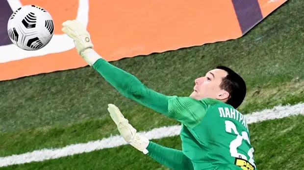 Семак не понимает, почему был отменён гол Азмуна в матче с «Химками»