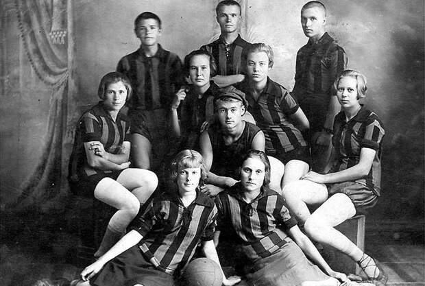 Спортсменки, комсомолки, красавицы 1930 х sovietgymnasts06 Спортсменки, комсомолки, красавицы 1930 х