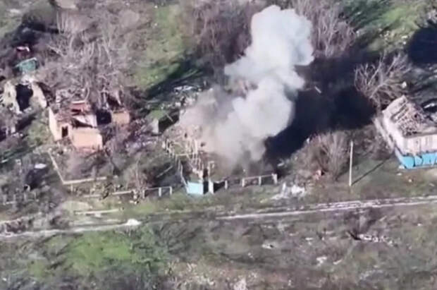 Дроны разнесли места скопления украинских боевиков в Орехове