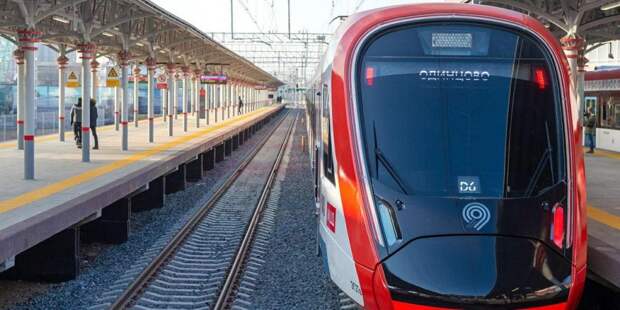 Более 300 тысяч пассажиров выбрали в Рождественскую ночь метро и МЦД. Фото: mos.ru