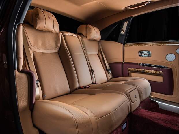 Rolls-Royce с бриллиантами для королевской семьи Rolls-Royce с бриллиантами для королевской семьи Red Diamond, ghost, rolls-royce