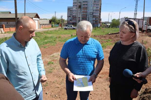 На Обручева и в сквере Ангарстроя в Братске закончили озеленение