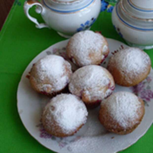 Сметанные кексы с клюквой