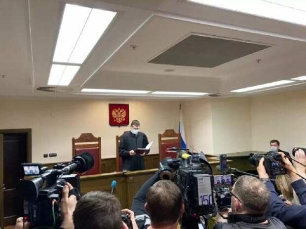 судья олег нефёдов погасил шестицветную радугу