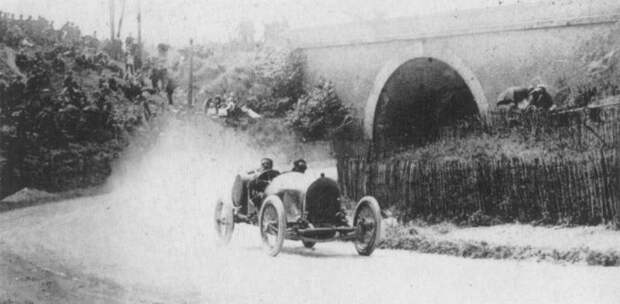 Подборка фотографий автогонок прошлого века (154 фото)