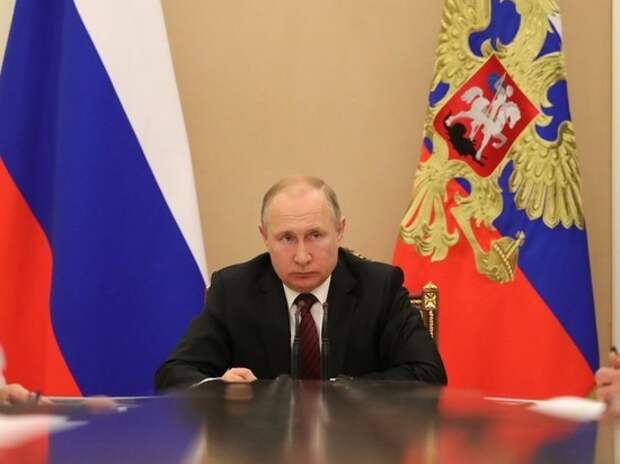 Путин потребовал объяснить россиянам, что власти не витают в облаках Путин потребовал объяснить россиянам, что власти не витают в облаках
