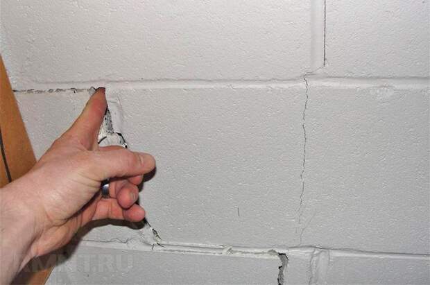 Трещина в стене: угроза всему дому или небольшой дефект