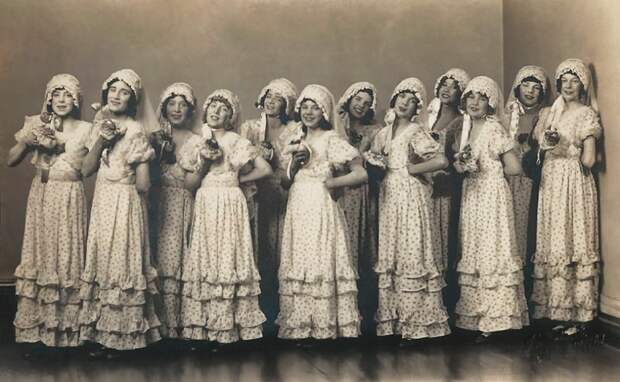 Ретрофото. Женщины 100 лет назад.