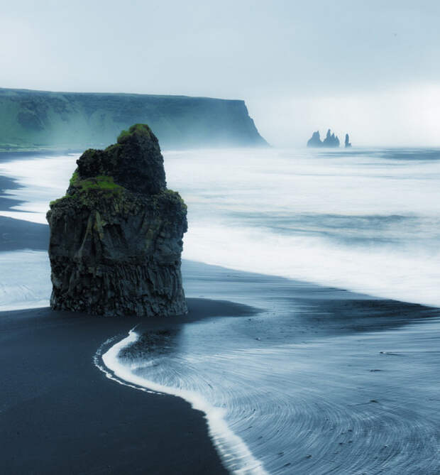 Гордая и безмолвная: 10 фотографий Исландии