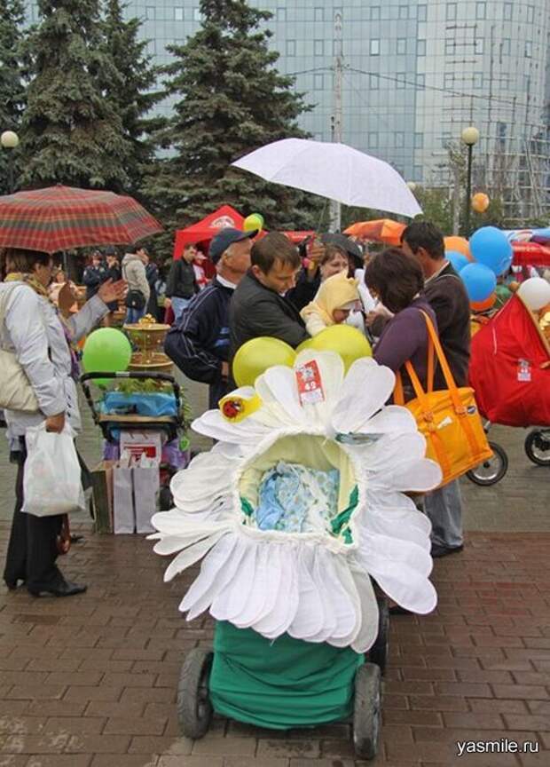 Прикольные экземпляры с Парада детских колясок в Тюмени.