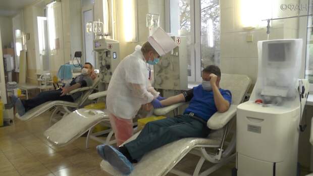 Крым стал одним из первых в ЮФО, где будут лечить плазмой крови с антителами