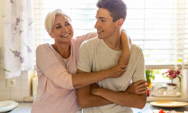 «Сын пошел к психологу, и теперь мы живем как соседи. Я бы этих специалистов…»