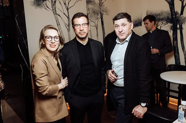 Dress Code. В Москве прошла премьера фильма “Первый Оскар”. Среди гостей — Юлия Пересильд, Алексей Учитель, Владимир Мединский