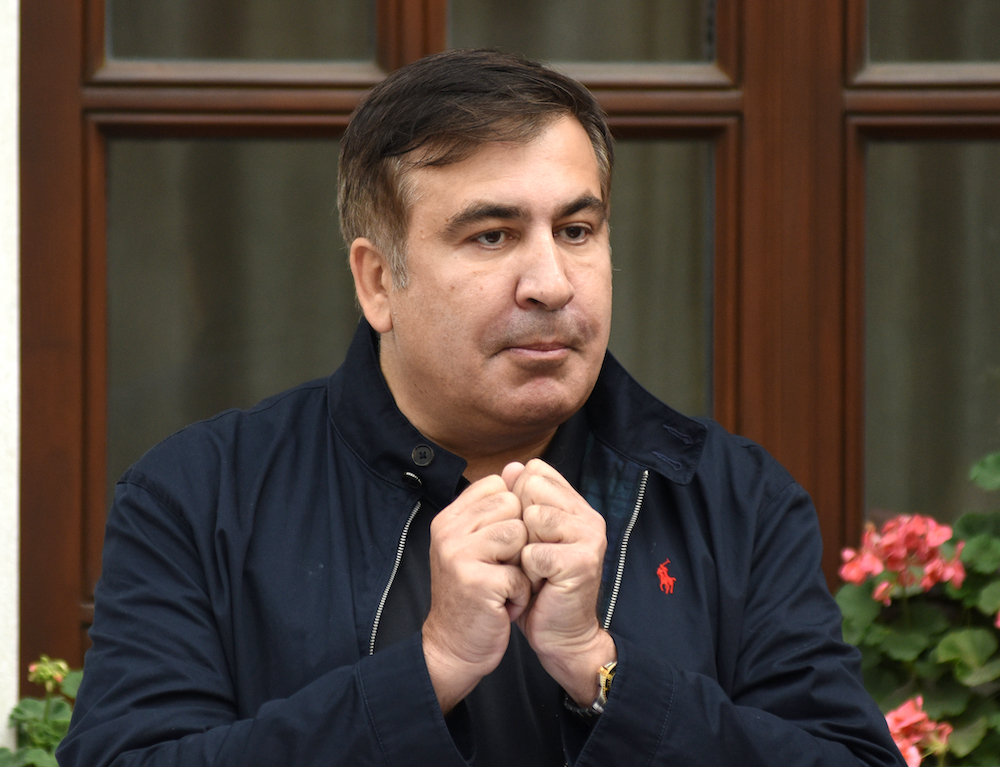 Саакашвили призывает людей к неповиновению властям Саакашвили призывает людей к неповиновению властям