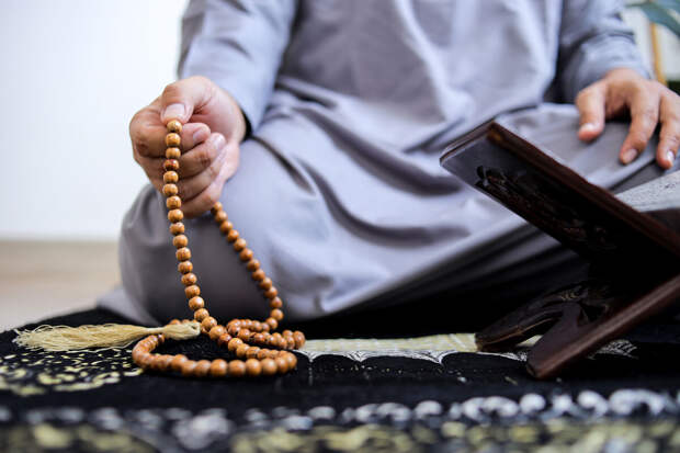 Философ Козырев: появление несанкционированных молельных комнат приводит к конфликтам