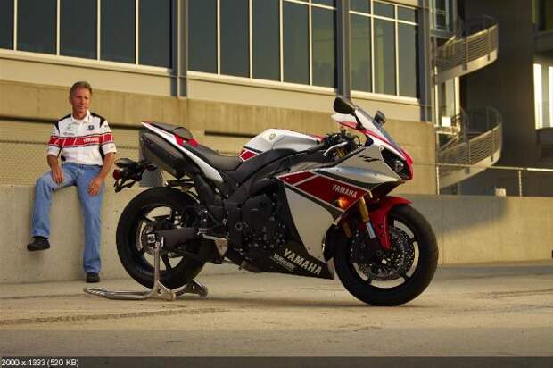 Фотографии спортбайка Yamaha YZF-R1 2012