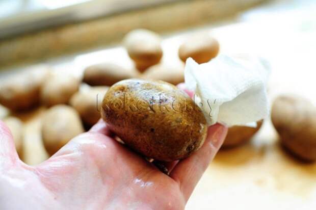 Картофель запеченный в кожуре