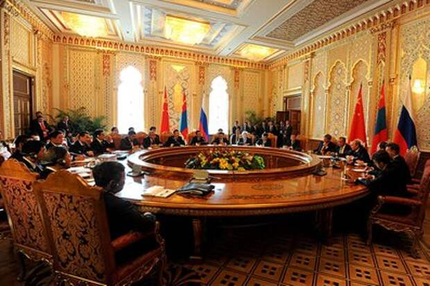 Встреча с Председателем КНР Си Цзиньпином и Президентом Монголии Цахиагийн Элбэгдоржем.