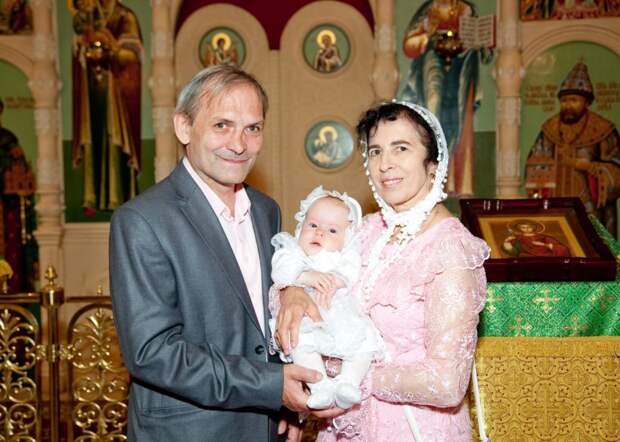 Москвичку отговаривали рожать в 60 лет, но она сделала по-своему. Сегодня ее дочке Клеопатре 4 года
