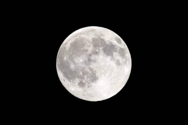 Ученые предположили разгадку полувековой тайны пород Луны
