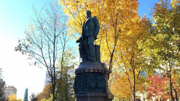 Пирогов памятник в санкт петербурге