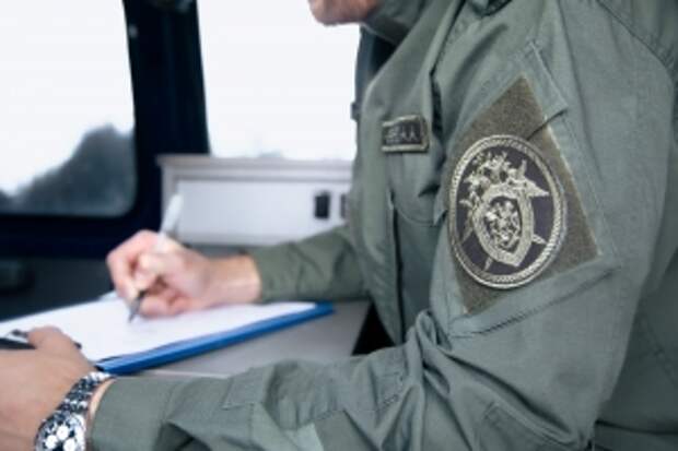 Глава ведомства затребовал доклад по обращению жильцов аварийного дома в Саратовской области