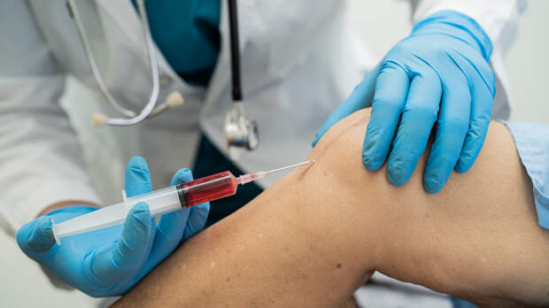 Инъекции в суставы: когда уколы снимают боль, а когда бесполезны — объясняет травматолог