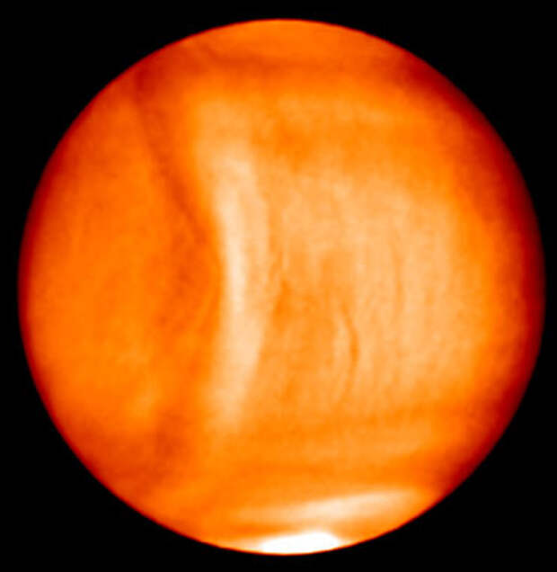 A wave in the atmosphere of Venus