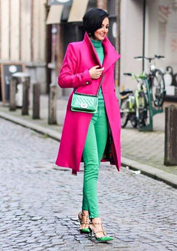 Сочетание розового цвета с зеленым в одежде