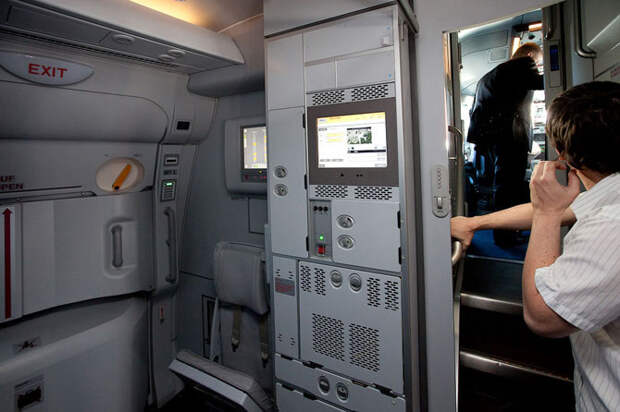 Полет на новом гигантском самолете Airbus A380