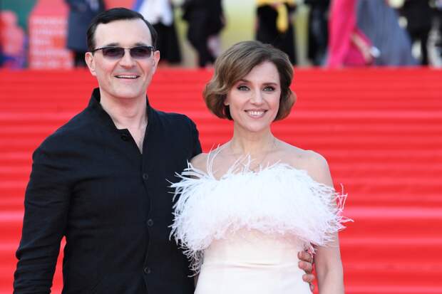 Стало известно о тайной свадьбе Бероева после развода с Алферовой